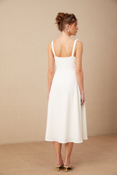 Beyaz Renkli Çapraz Yaka Midi Elbise