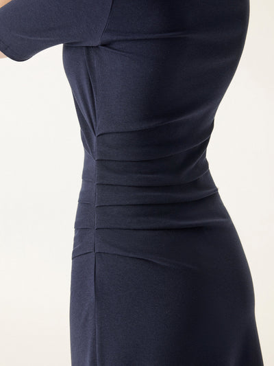 Tuck Detaylı Yarım Kollu Yüksek Yaka Elbise