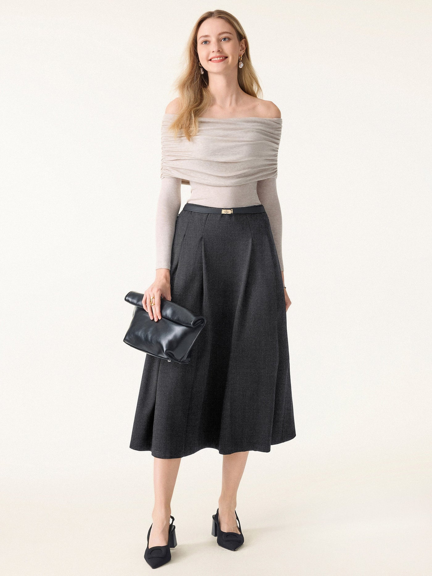 Şık ve Rahat Düz Dökümlü Siyah Midi Pilili Etek