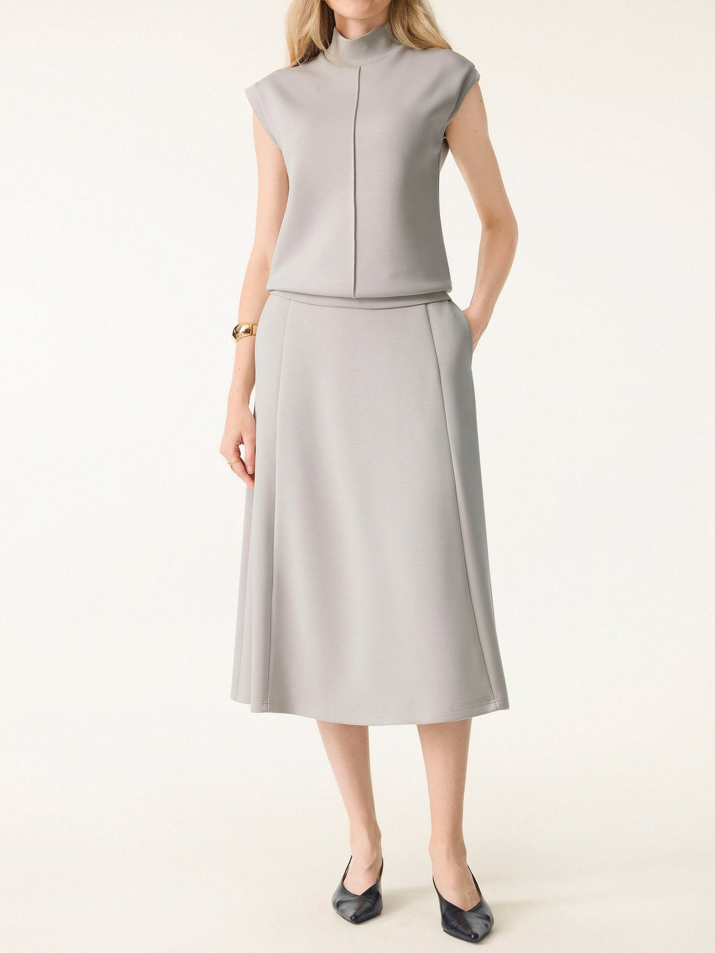 Gevşek Bağlamalı ve Cepli Midi Etek