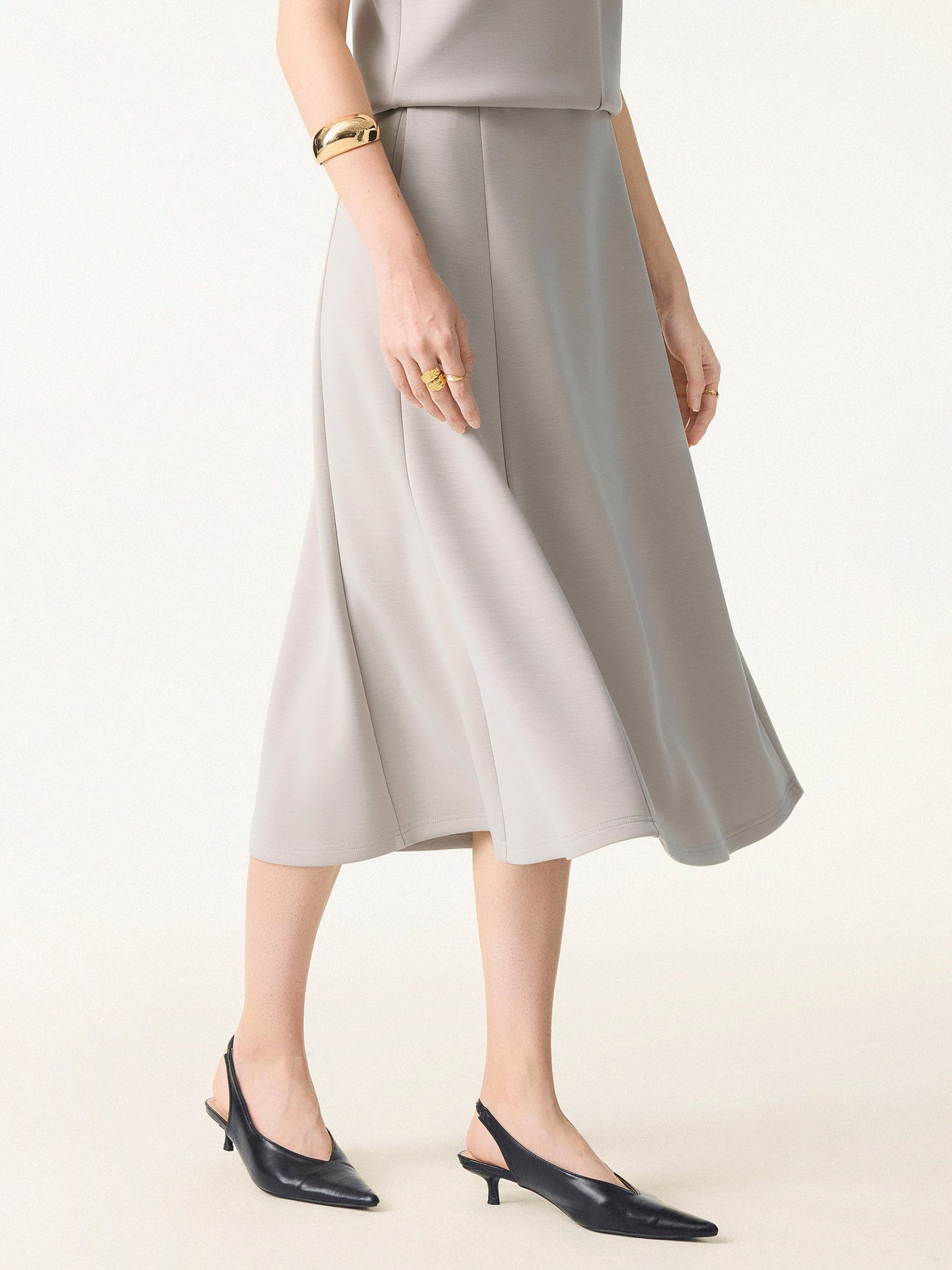 Gevşek Bağlamalı ve Cepli Midi Etek