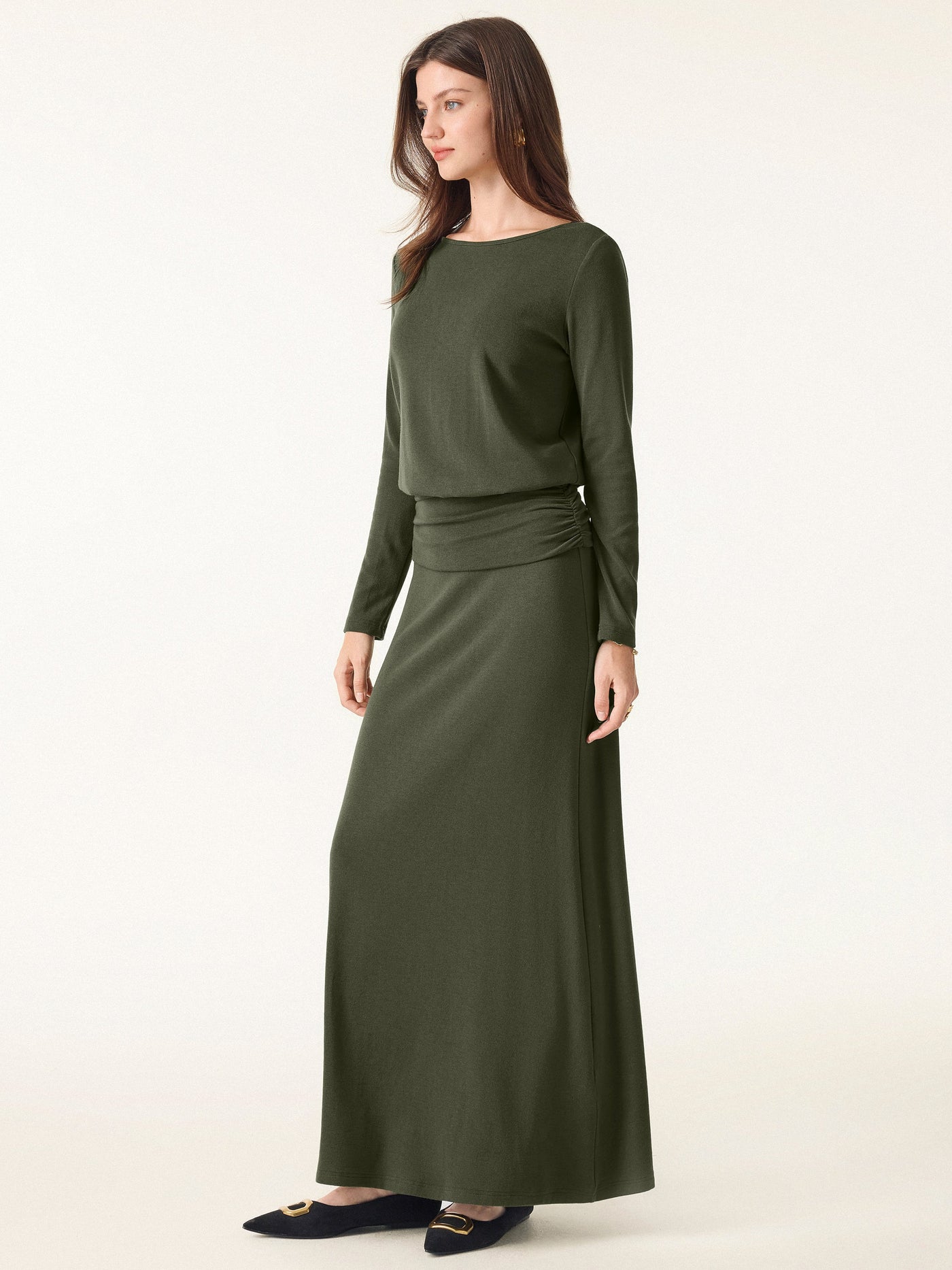 Açık Renkli Yuvarlak Yaka Bluz & Puantiyeli Etek Takım