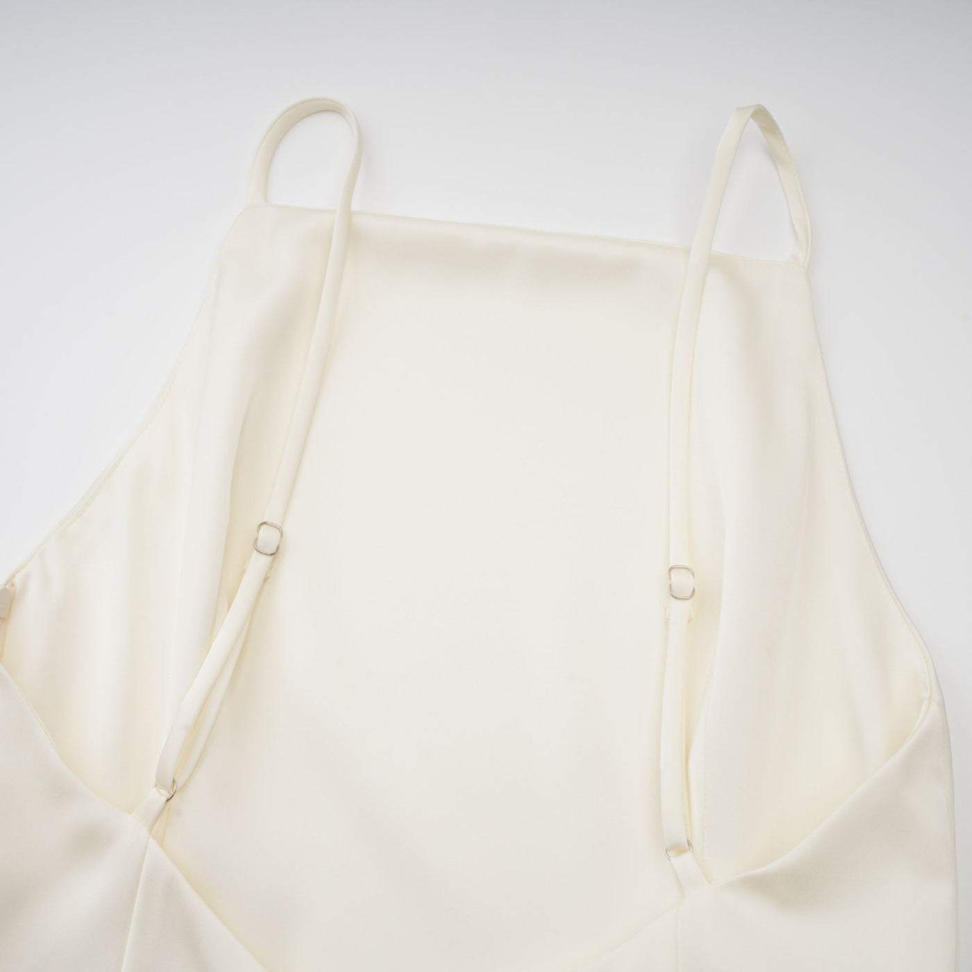 Lyna Beyaz Saten Fırfırlı Mini Elbise