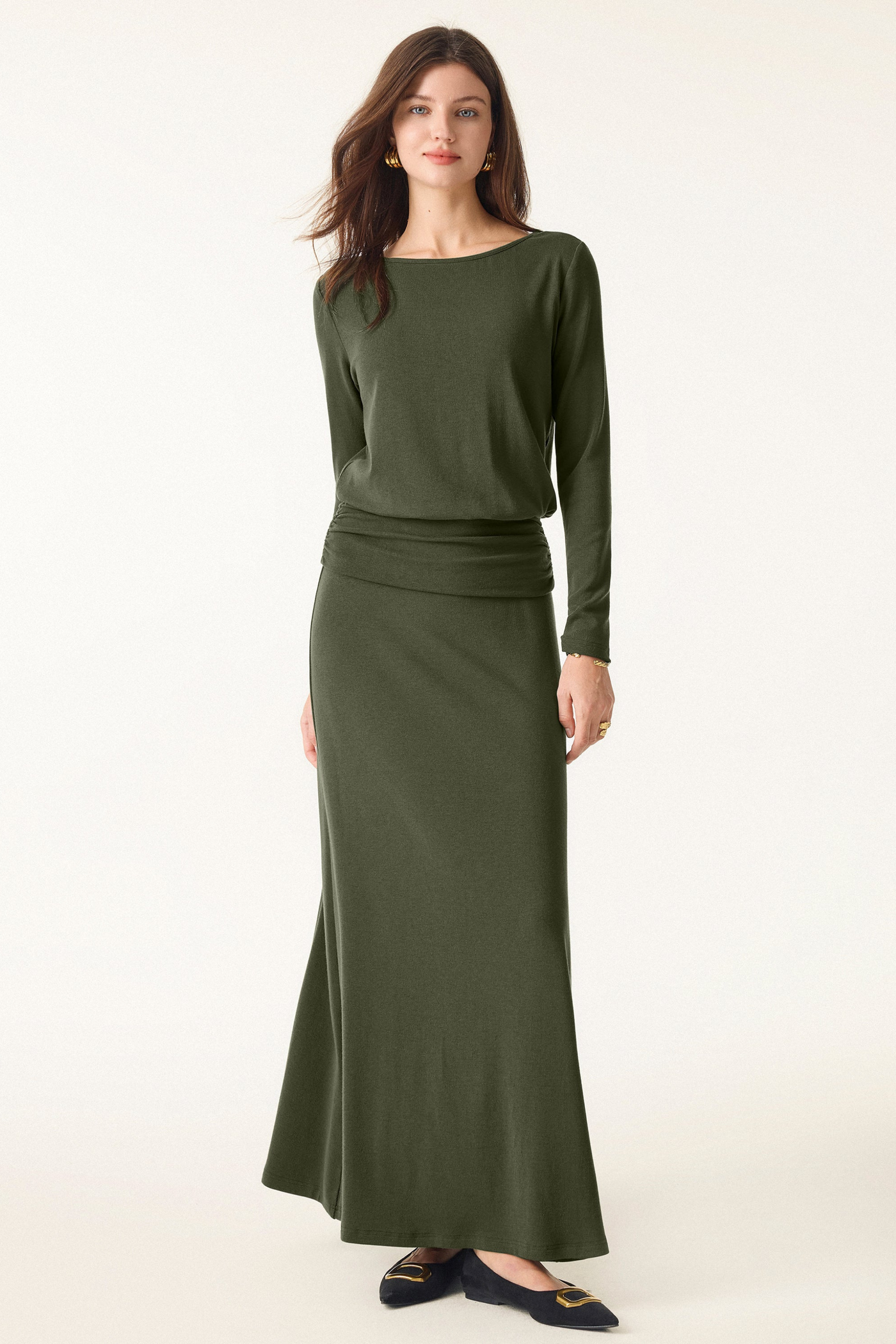 Açık Renkli Yuvarlak Yaka Bluz & Puantiyeli Etek Takım