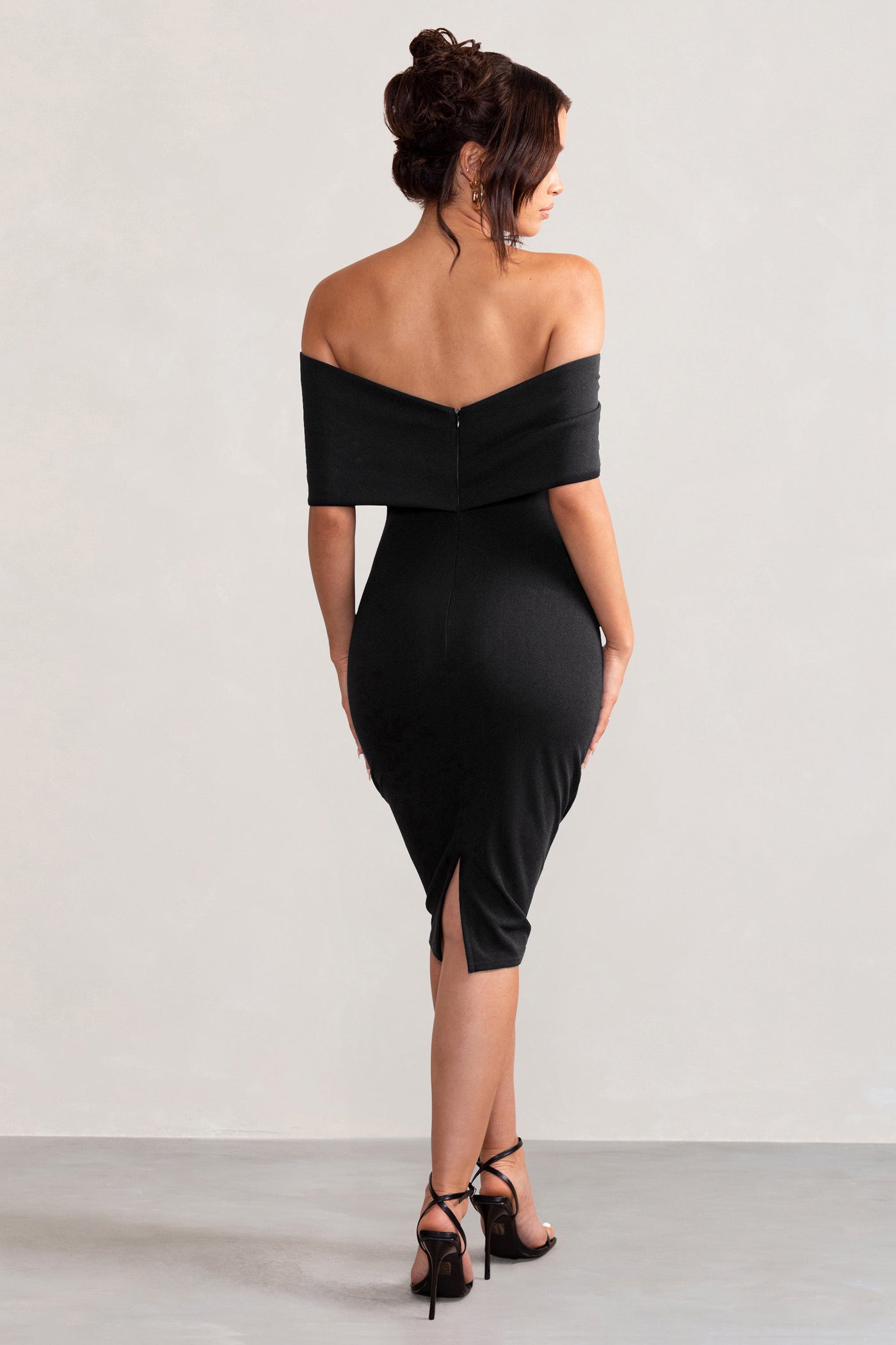 Fiyonk Detaylı Siyah Bardot Elbise