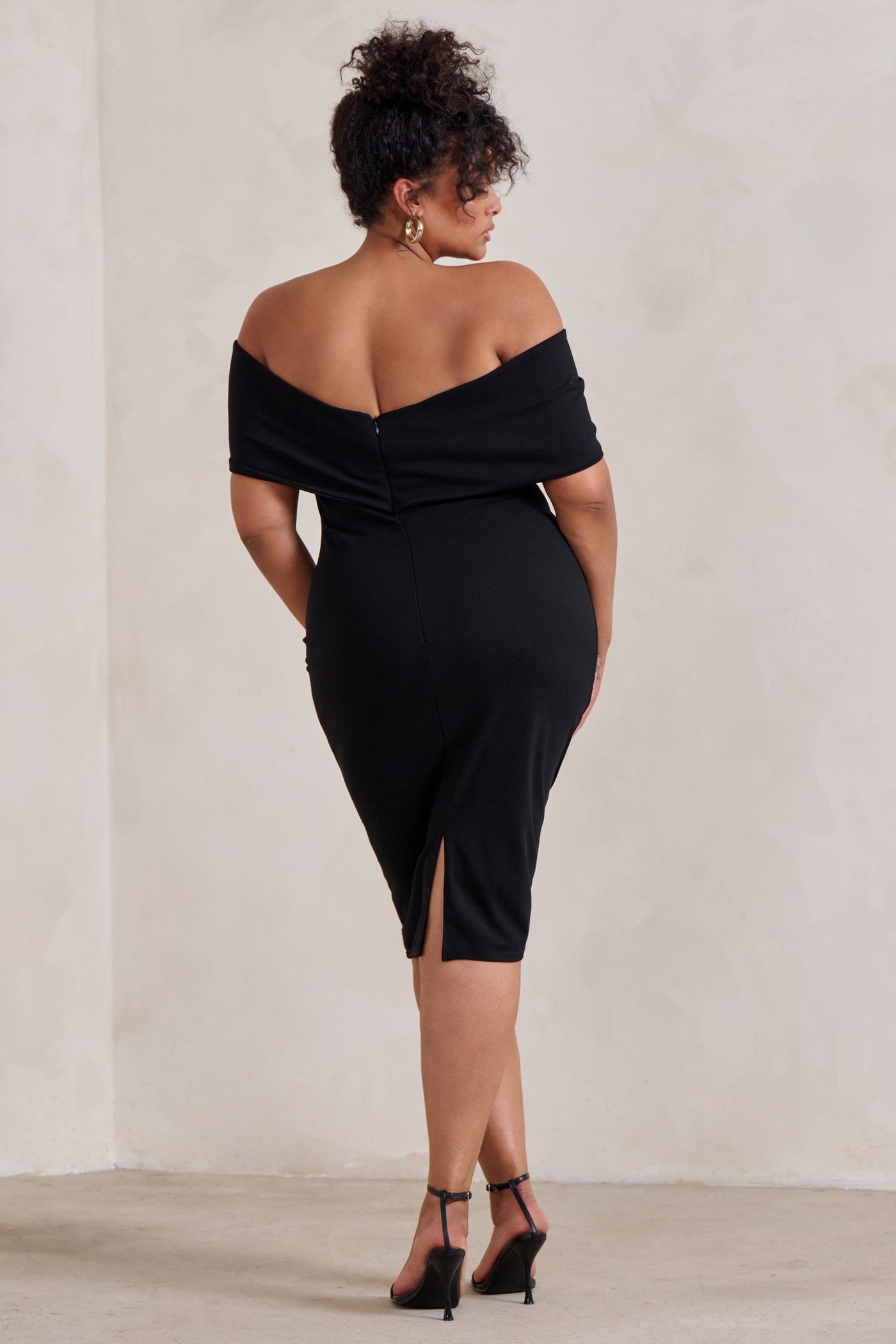 Fiyonk Detaylı Siyah Bardot Elbise