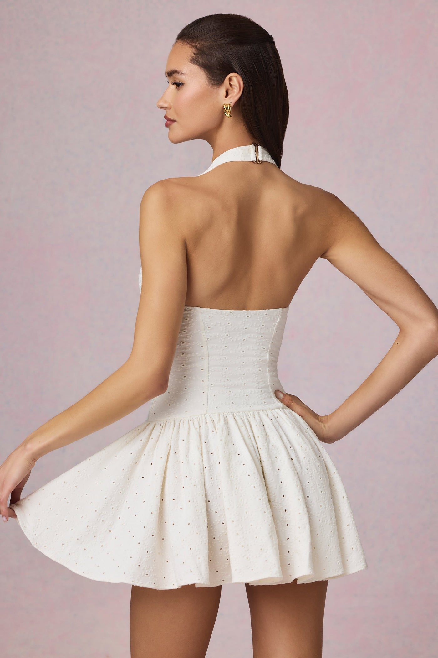 Şık Beyaz Mini İngiliz Nakış Elbise Yaka Detaylı